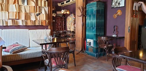 Antique Cafe Strada Războieni 10