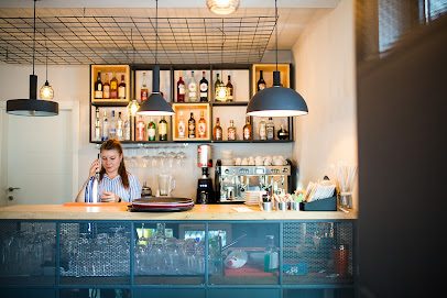 Bistro subcarpati Strada Cuza Vodă 75E