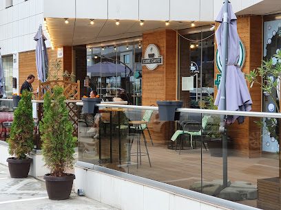 CUBE Caffe Mamaia Nord Strada Lotus 5