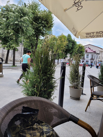 Cofetaria Un baiat si o fata Strada Republicii 31