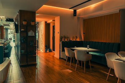 Coquette Cafe & Bistro Piața Victoriei 14