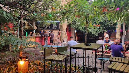 Curtea Veche Biergarten Strada Frații Buzești 18