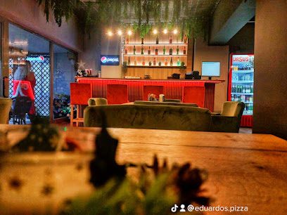 Eduardo's Strada 13 Decembrie