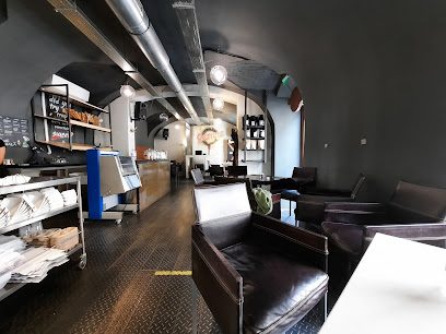 Garage Cafe Strada Palanca 2