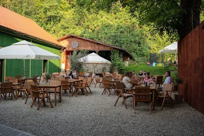 Jenaki's Bistro & Lounge Piața Unirii 15