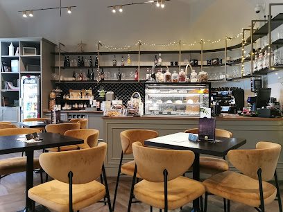 Károlyi Caffé MFM9+G4 Castelul Karolyi