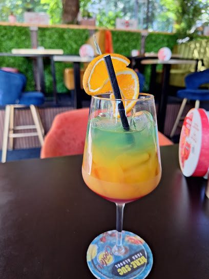 Maui Cake Bar Aleea Venus 2–6