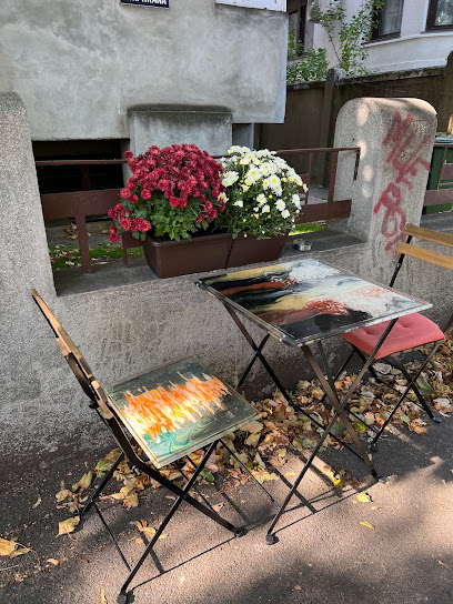 Noi2 Cafe Strada Tirana 3