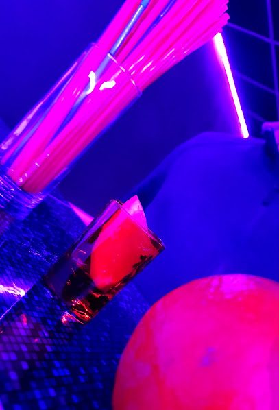 ReFlex Ca$h Cafe Intrarea Muzeului 17