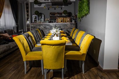 Restaurant Moldavian Burger Strada Cuza Vodă 64