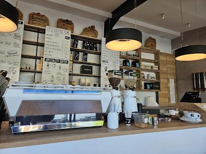 Santacruz Caffe Strada Lucrețiu Pătrășcanu 2F