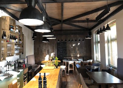 Schwarz Bistro Strada Orbán Balázs 43