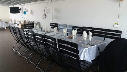 Terasa LA IULIA Tirgul de Saptamina La Ruși