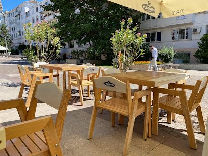 Theodor Caffe Strada Theodor Aman 4