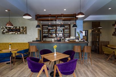 Uno Coffee & Lounge 4