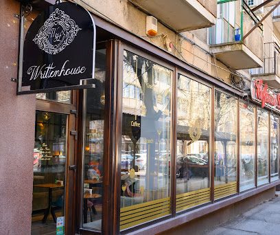 WrittenHouse Strada Horea 9