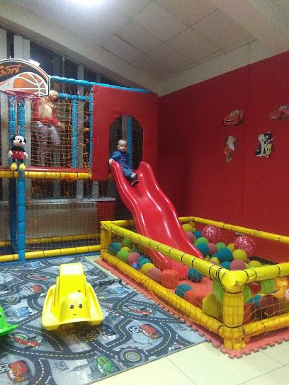 ZET MALL Aleea Trandafirilor 2B